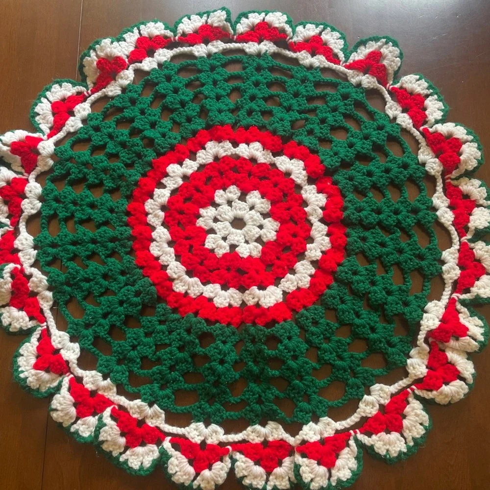Vintage Christmas Crochet Centerpiece Doily 28
